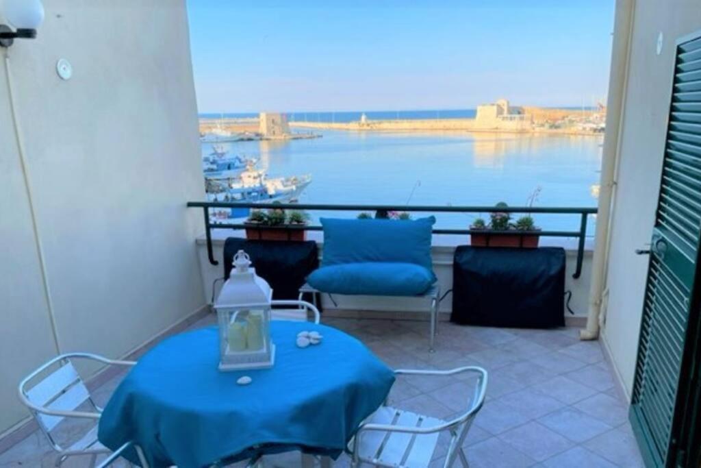Apartamento Emozioni Dal Porto Trani Exterior foto